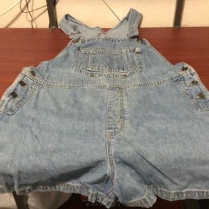Overall shorts